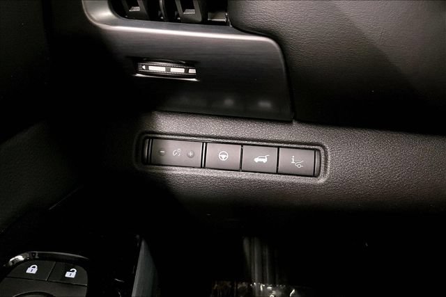 Used 2024 Nissan Pathfinder SL AWD/4WD image 39