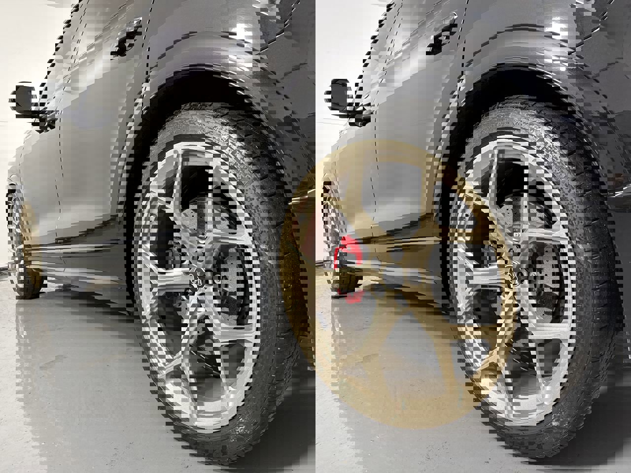 Certified 2025 Audi RS Q8 performance w/ Matte Carbon Package AWD/4WD image 3