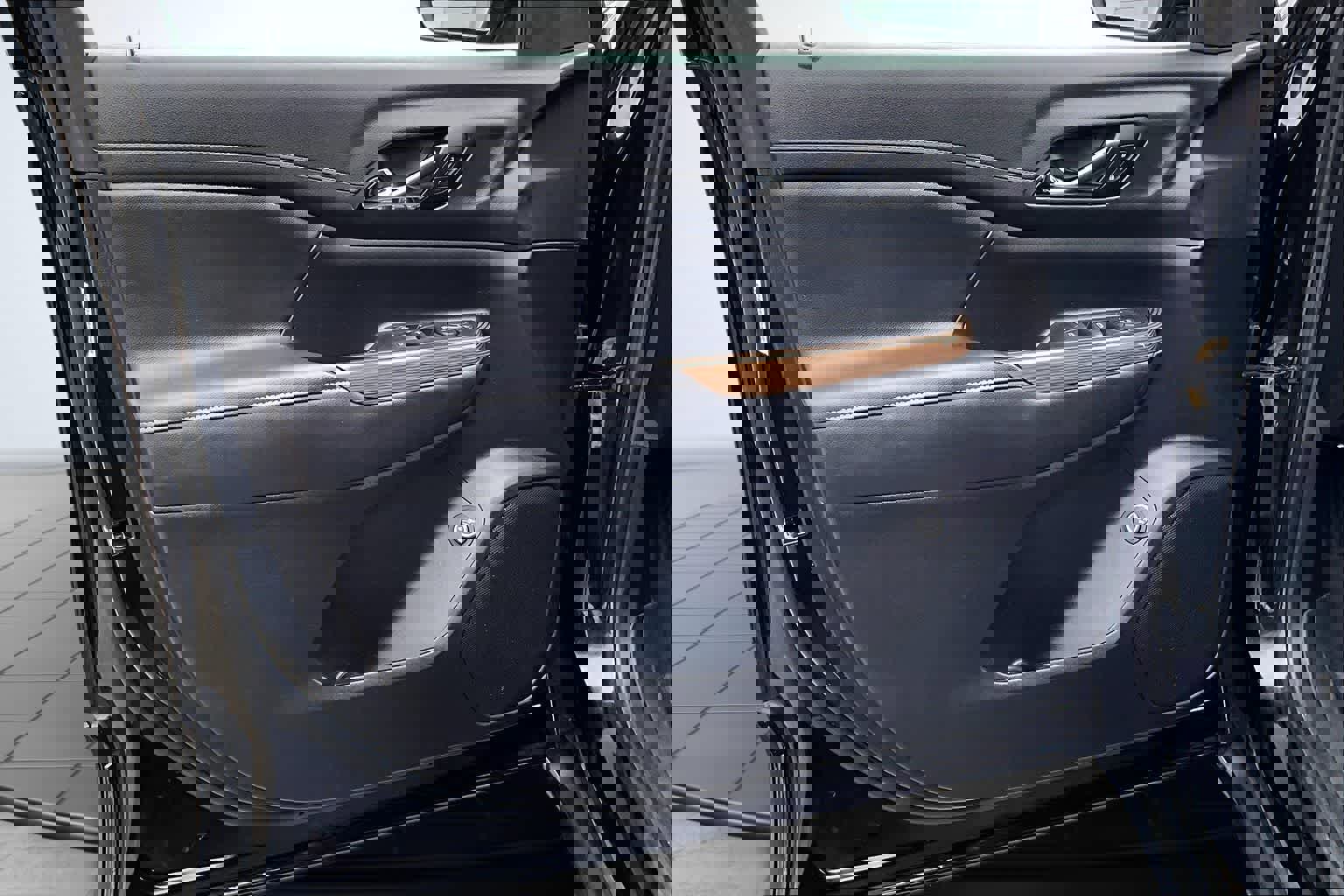 Used 2023 GMC Acadia SLE w/ Driver Convenience Package image 28