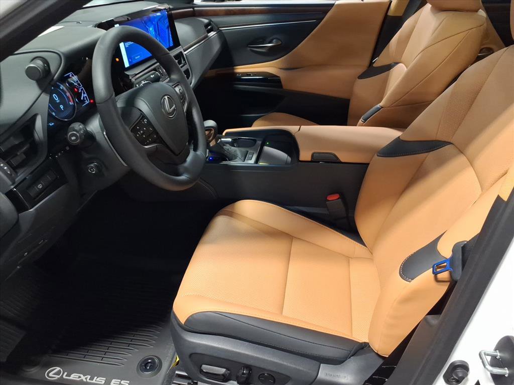 New 2025 Lexus ES 350 w/ Premium Package image 5