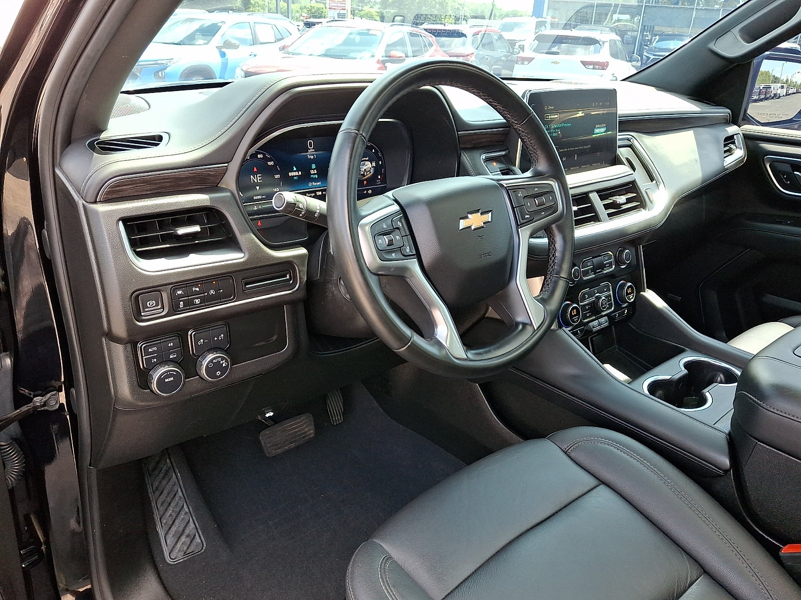 Used 2023 Chevrolet Suburban LT w/ LT Signature Plus Package AWD/4WD image 24