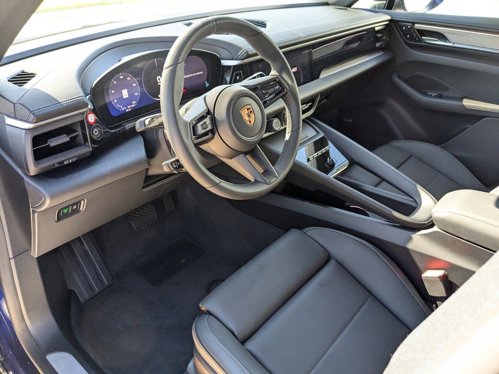 Certified 2024 Porsche Macan 4 Electric image 4