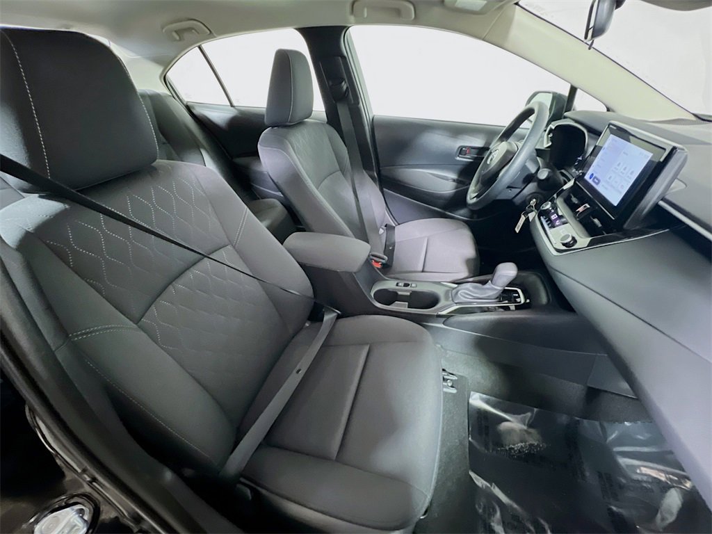 Used 2025 Toyota Corolla LE image 24