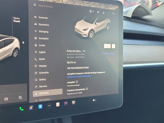 Used 2022 Tesla Model Y Long Range image 8