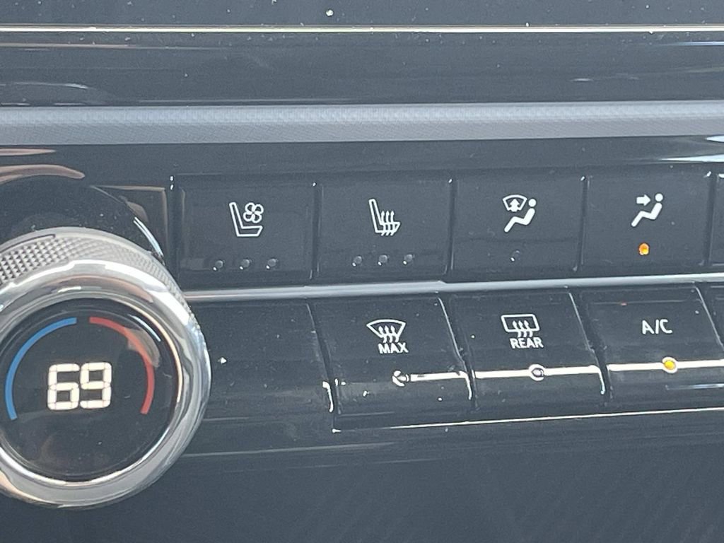 New 2027 Chevrolet Bolt RS w/ Technology Package FWD image 22