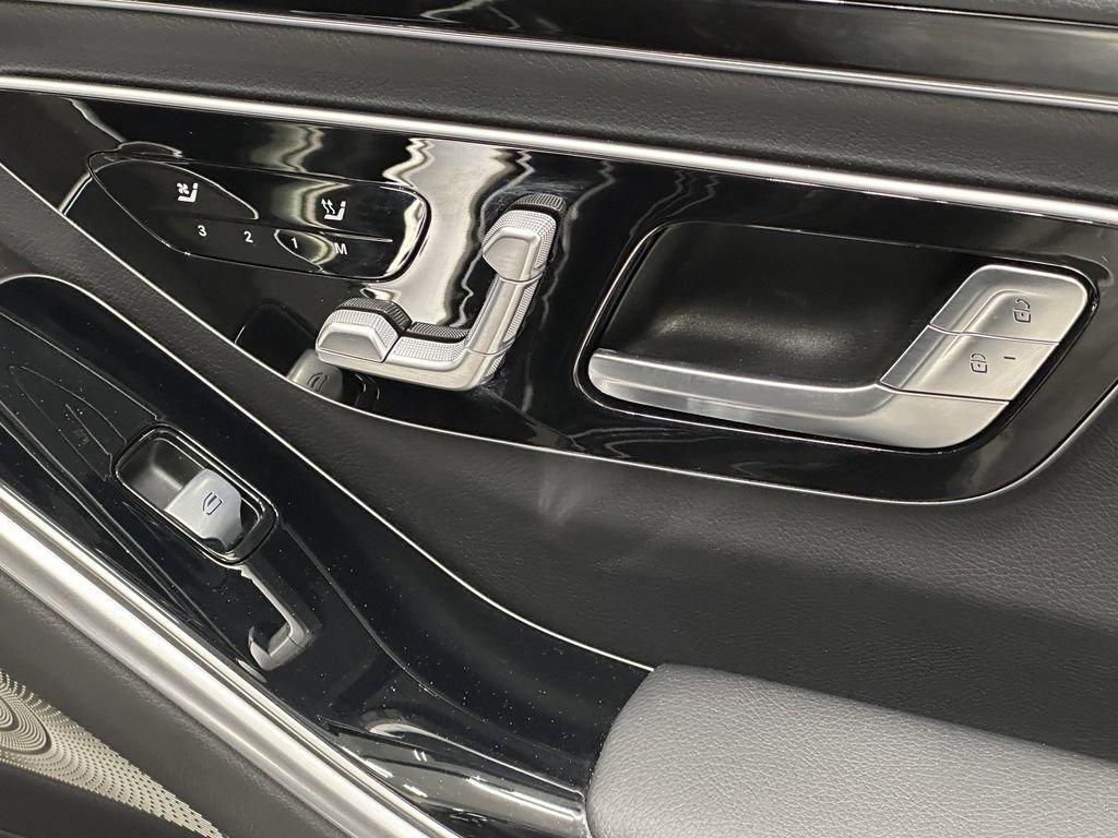 Certified 2022 Mercedes-Benz S 500 4MATIC image 18