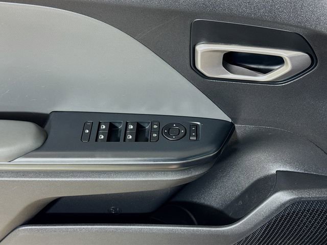 Used 2025 Kia K4 LXS image 16