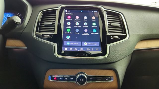 Certified 2023 Volvo XC90 B5 Plus AWD/4WD image 20