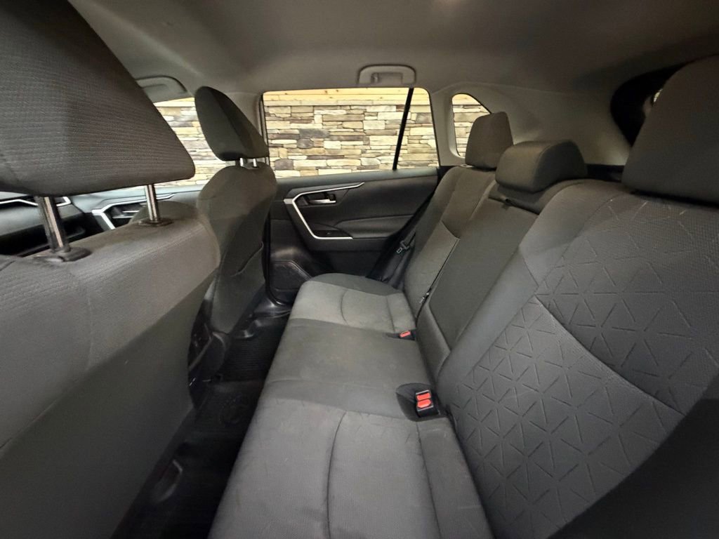 Used 2022 Toyota RAV4 XLE image 27