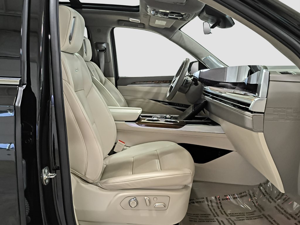 Used 2026 Cadillac Escalade Platinum Luxury AWD/4WD image 10