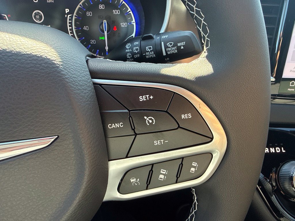 Used 2026 Chrysler Pacifica Select FWD image 20