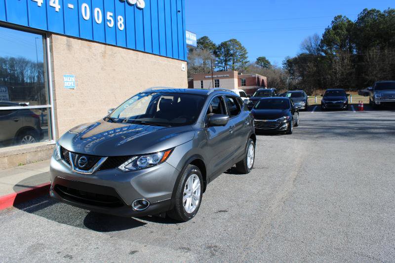 Used 2018 Nissan Rogue Sport SV w/ SV Technology Package FWD image 3