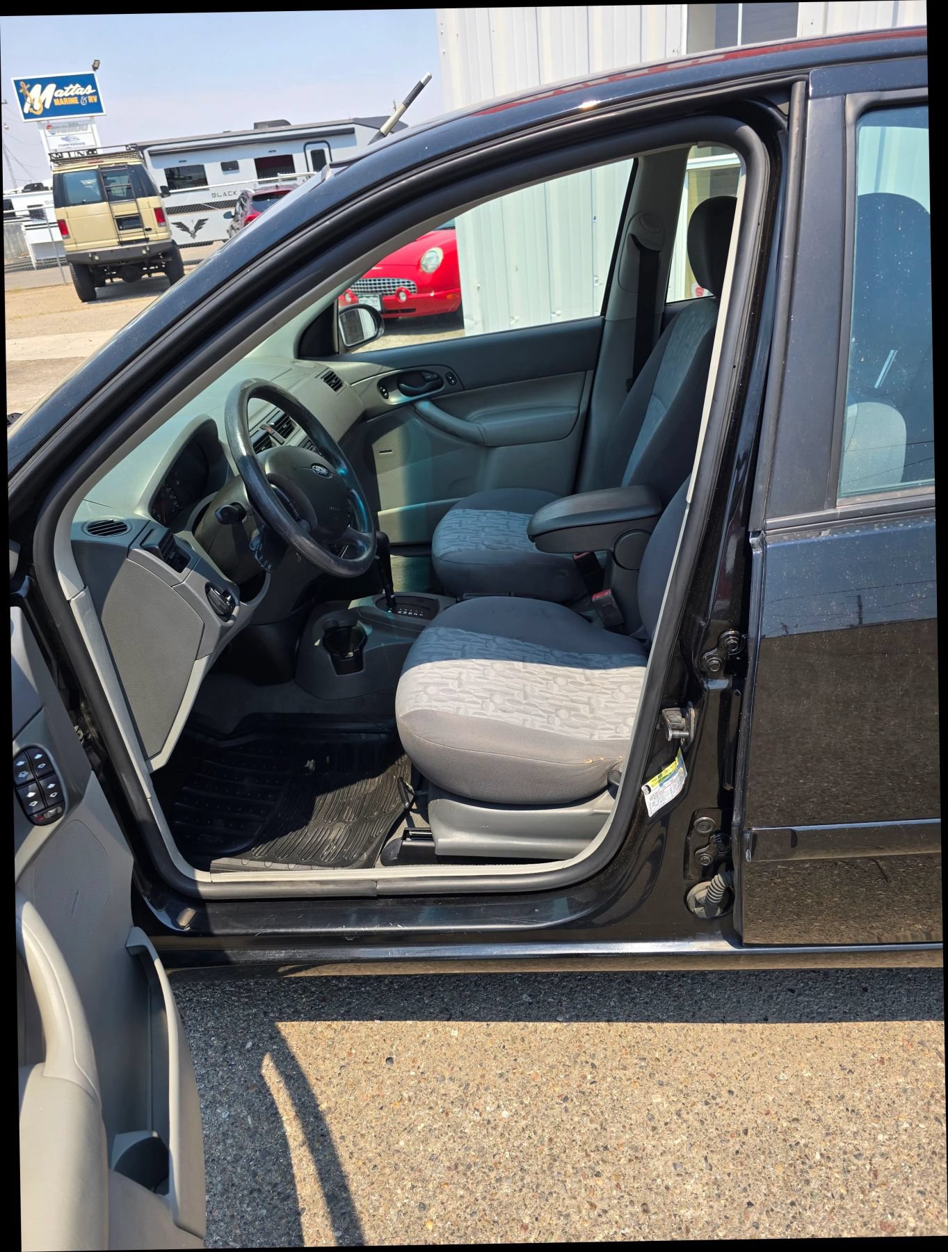 Used 2005 Ford Focus S FWD image 6