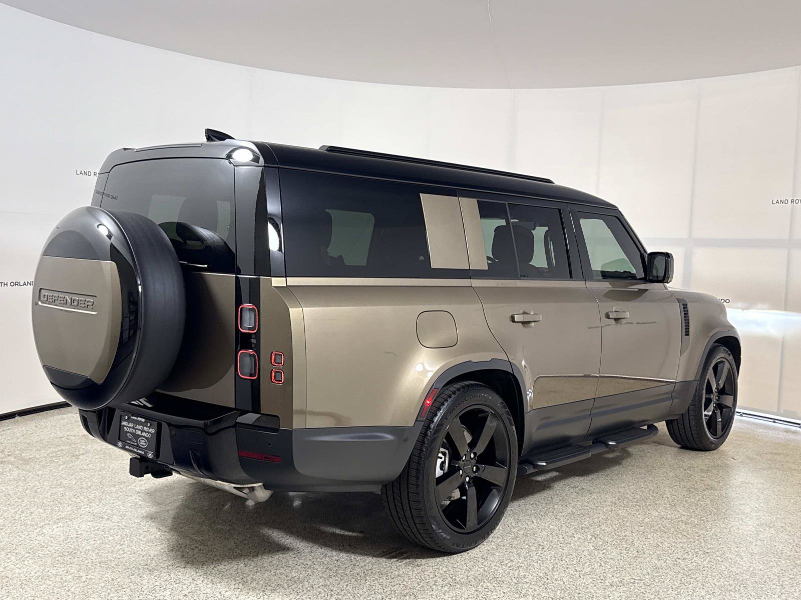Used 2026 Land Rover Defender 130 S AWD/4WD image 5