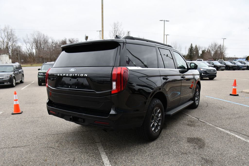 Used 2025 Ford Expedition Active image 6