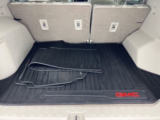 Used 2024 GMC Terrain Denali w/ Denali Premium Package image 9