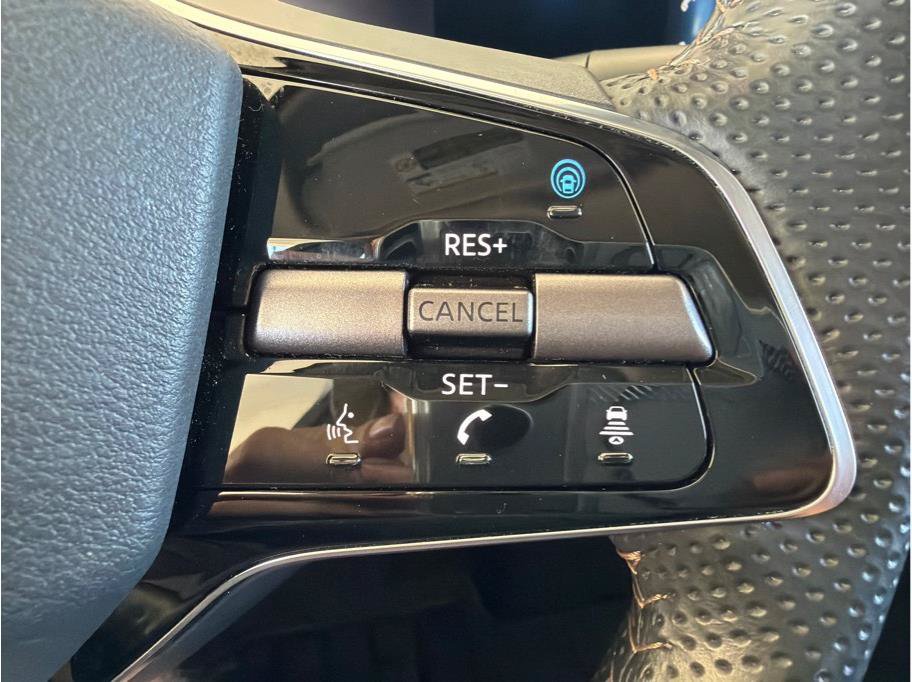 Used 2024 Nissan Ariya AWD image 18