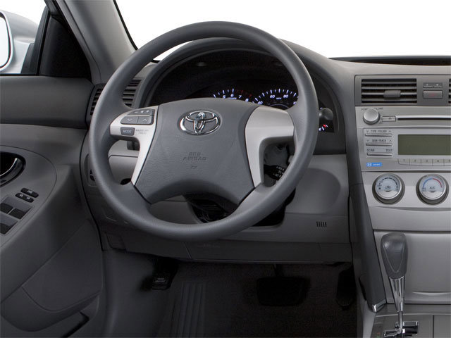 Used 2010 Toyota Camry LE FWD image 6