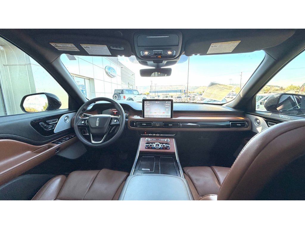 Used 2023 Lincoln Aviator Reserve w/ Equipment Group 201A image 13