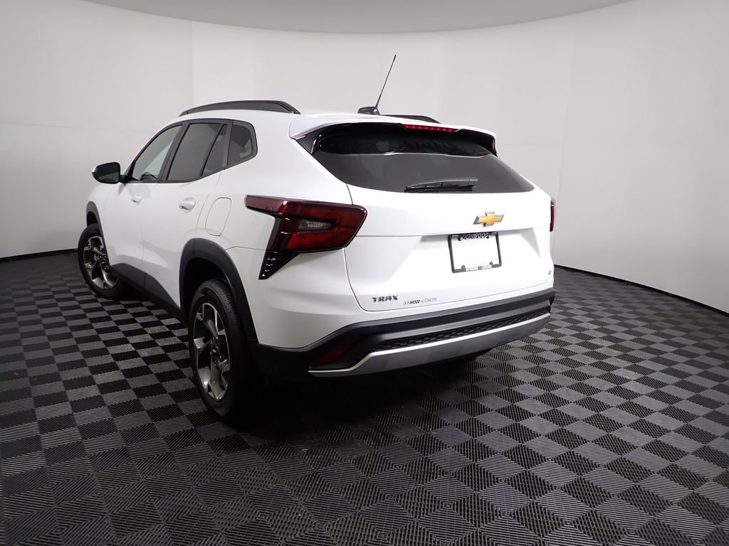 New 2026 Chevrolet Trax LT w/ LT Convenience Package image 11