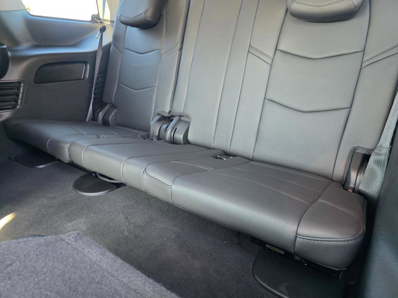 Used 2020 Cadillac Escalade Luxury image 18