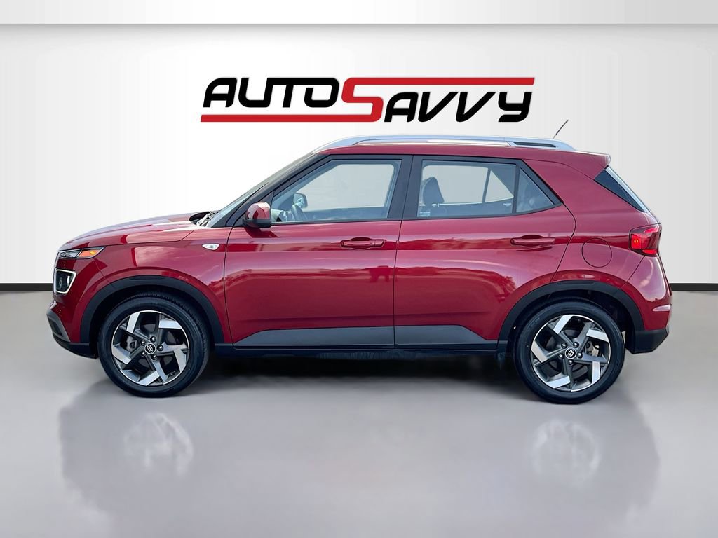 Used 2023 Hyundai Venue Limited w/ Cargo Package image 4