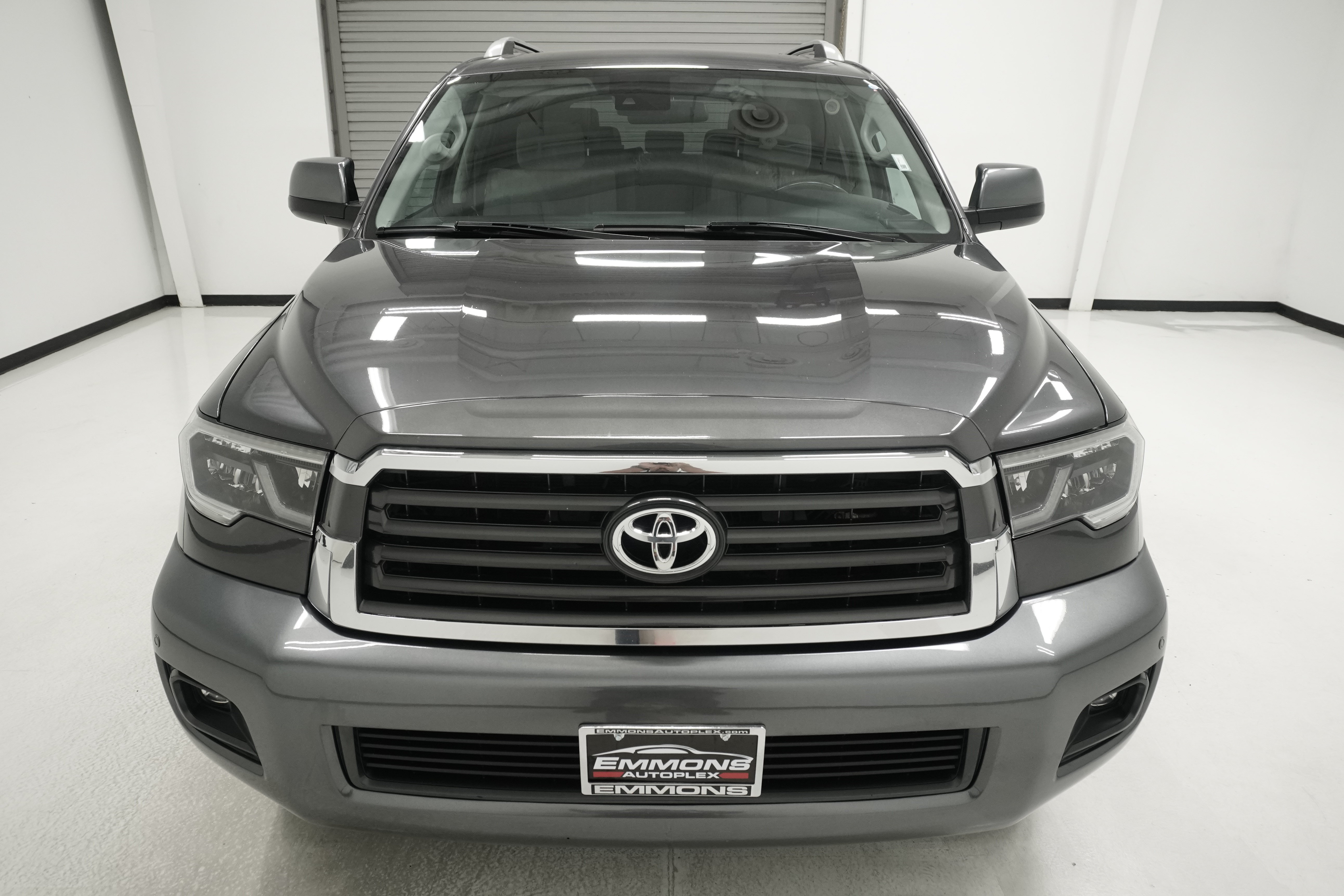 Used 2019 Toyota Sequoia SR5 RWD image 2