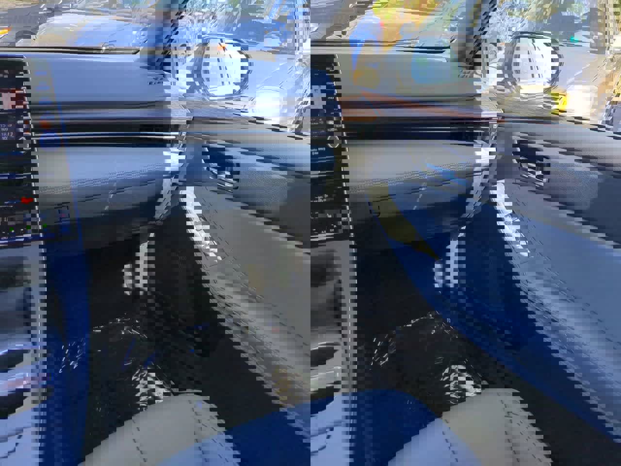 Certified 2021 Toyota Avalon XLE w/ Moonroof Package image 16