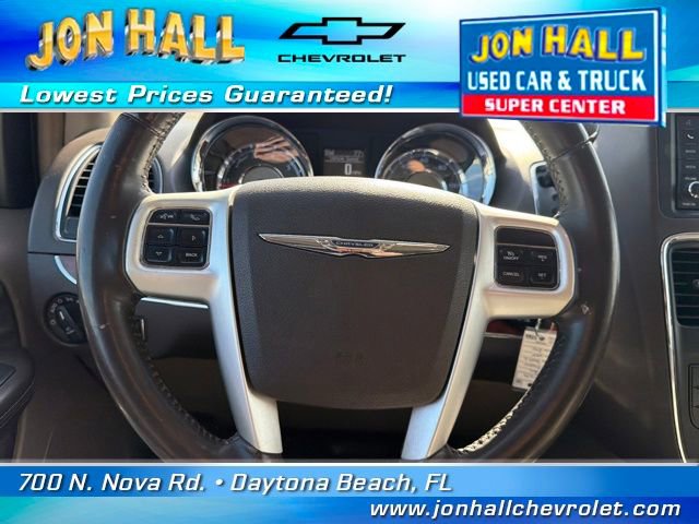 Used 2014 Chrysler Town & Country Touring image 24