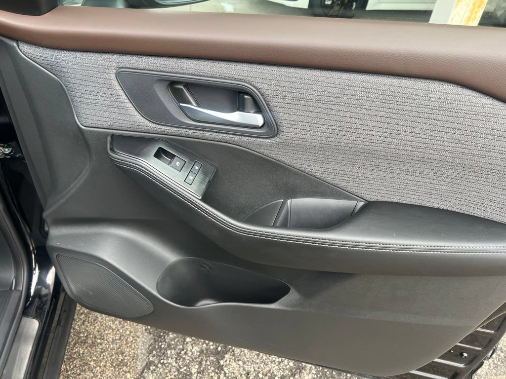 Certified 2023 Nissan Rogue SV AWD/4WD image 22