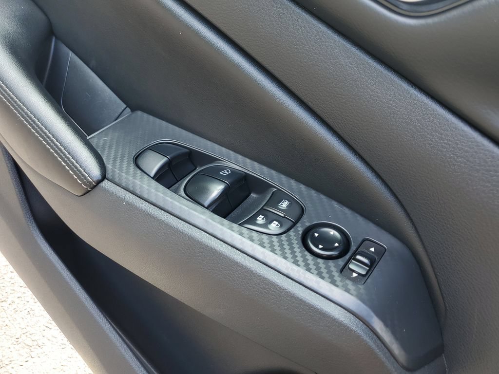 Used 2025 Nissan Altima 2.5 SV AWD/4WD image 32