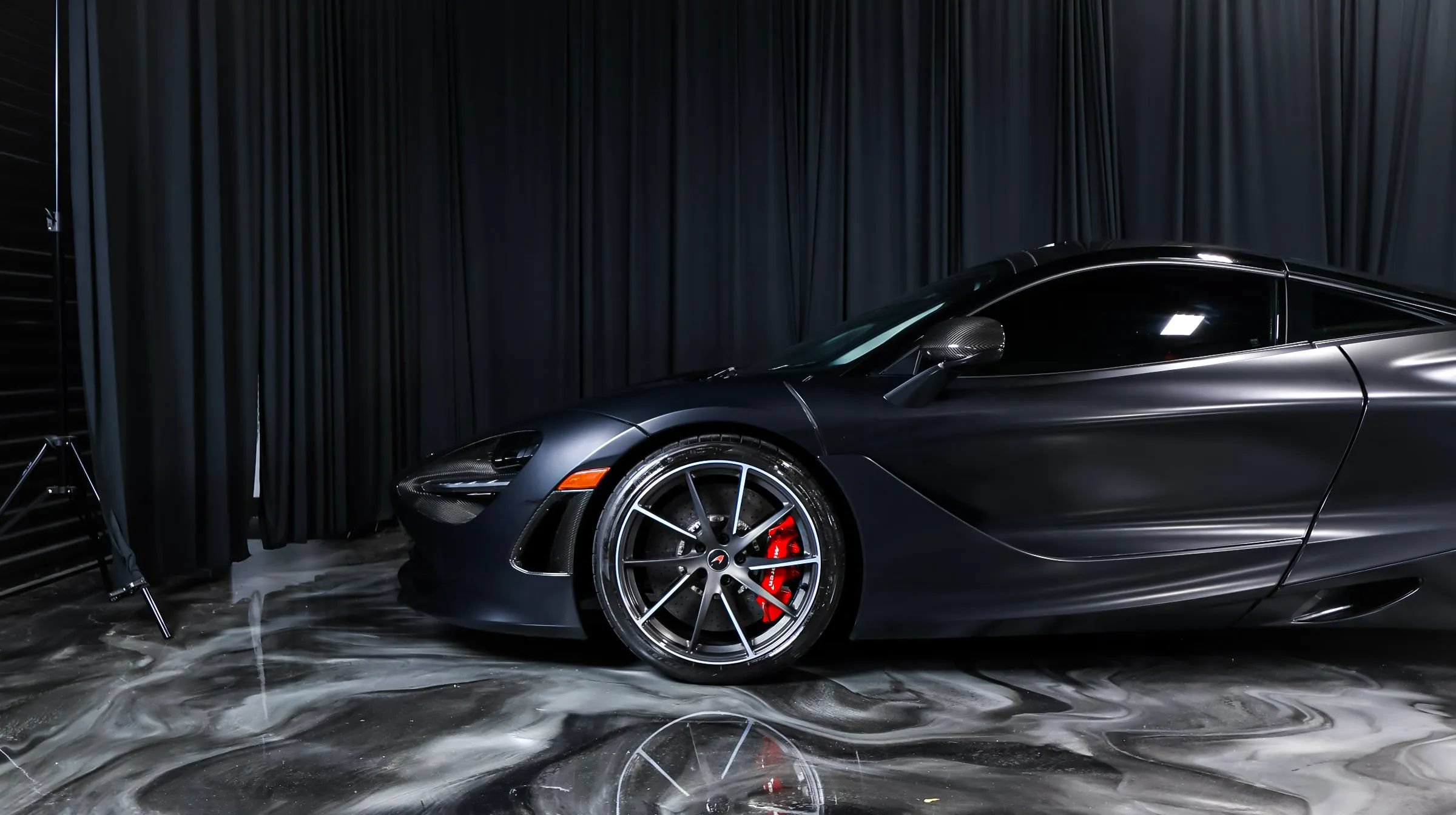 Used 2018 McLaren 720S RWD image 15
