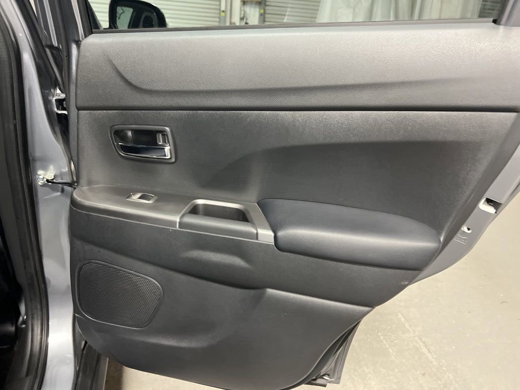 Used 2023 Mitsubishi Outlander Sport SE image 12