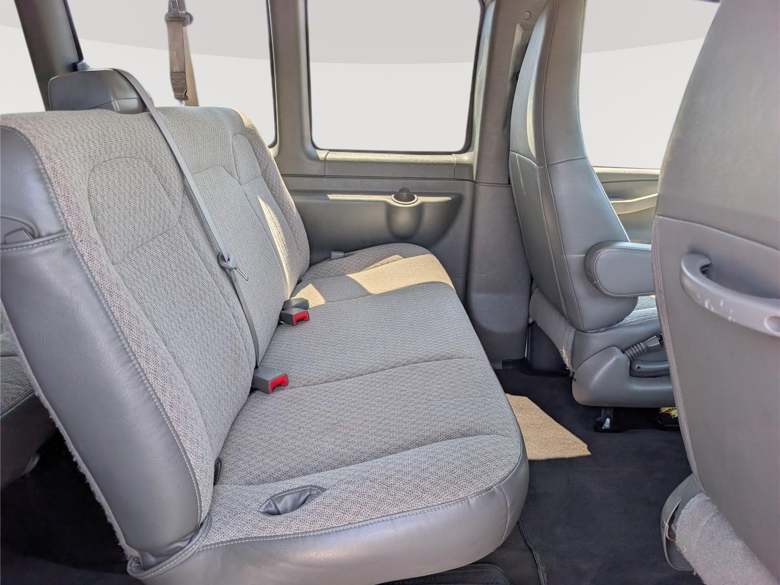 Used 2025 Chevrolet Express 3500 LS RWD image 12