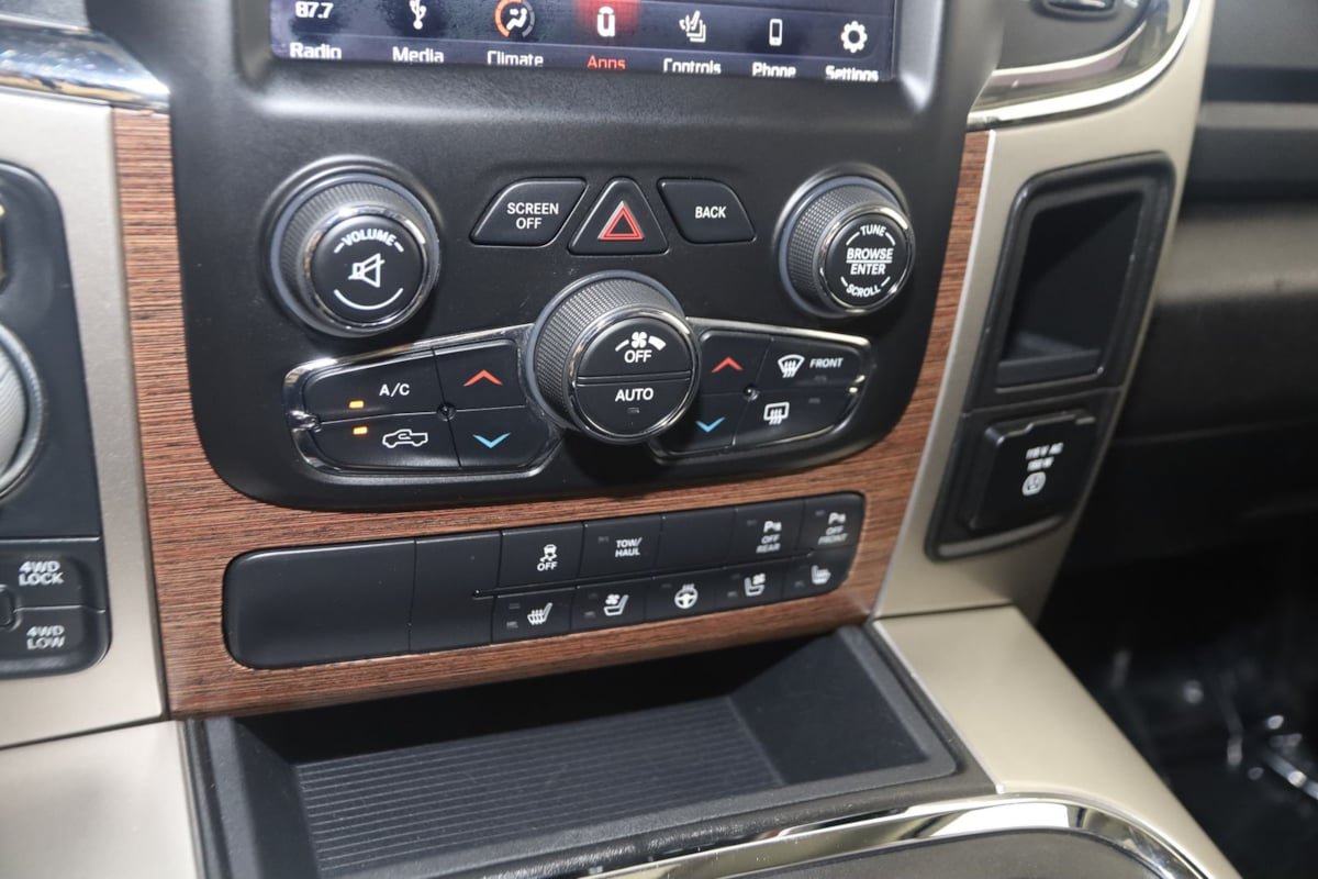 Used 2018 RAM 1500 Laramie w/ Convenience Group AWD/4WD image 24
