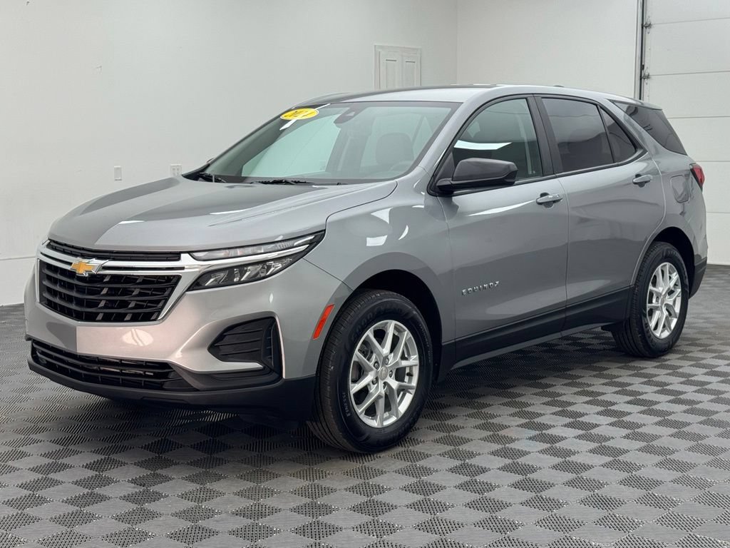 Used 2024 Chevrolet Equinox LS w/ LS Convenience Package AWD/4WD image 2