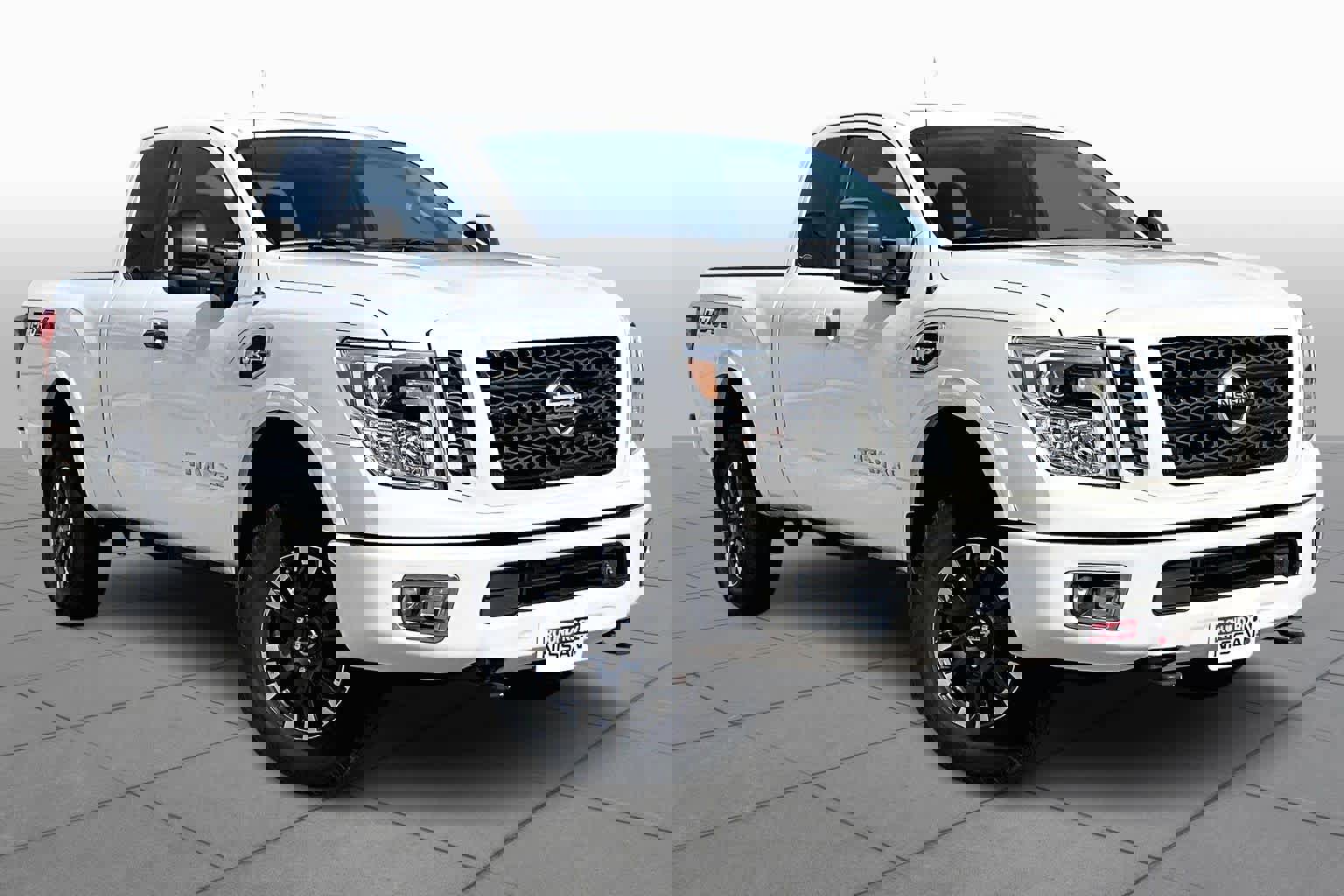 Used 2017 Nissan Titan PRO-4X image 3