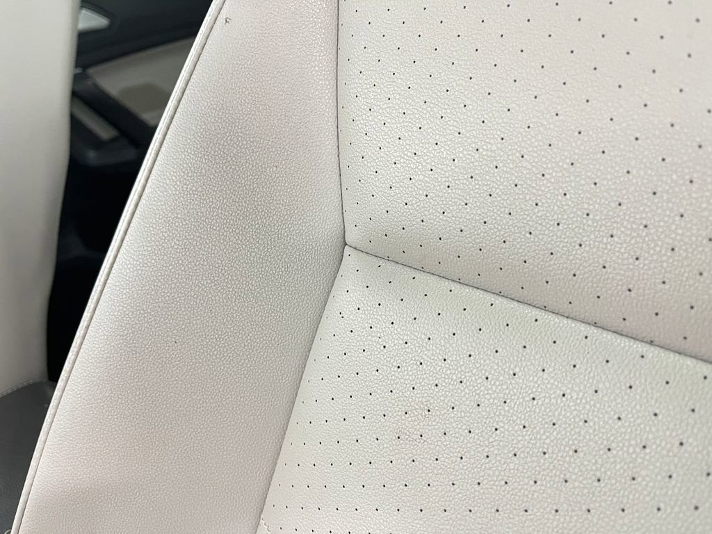 Used 2021 Volkswagen Tiguan SE w/ Panoramic Sunroof Package image 16