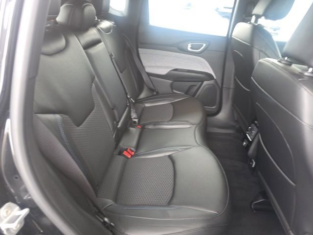 Used 2023 Jeep Compass Latitude image 13
