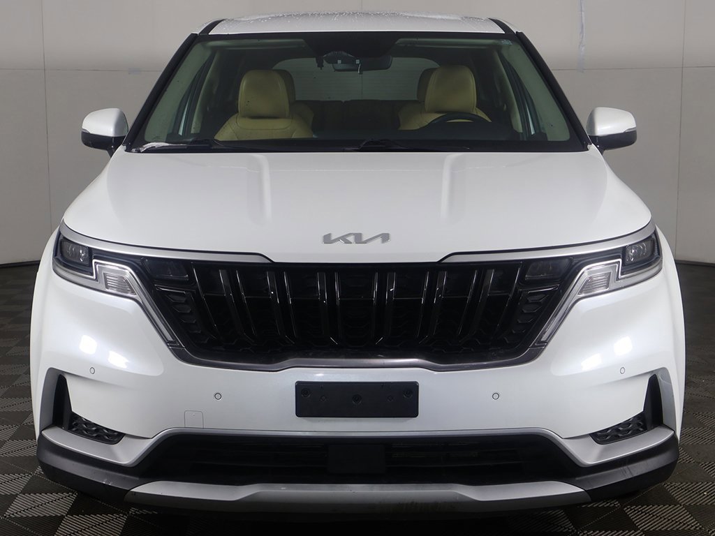 Used 2023 Kia Carnival EX image 11