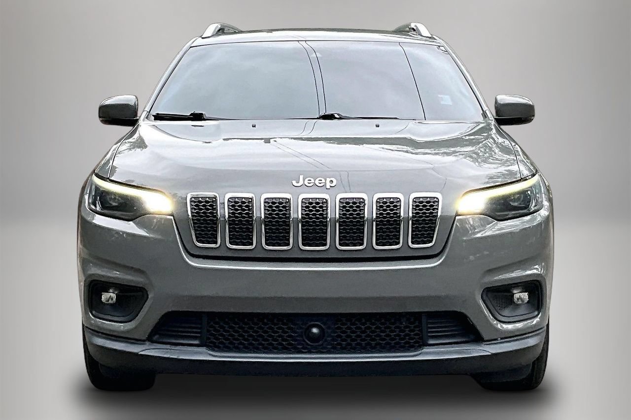 Used 2021 Jeep Cherokee Latitude Lux w/ Comfort/Convenience Group FWD image 3