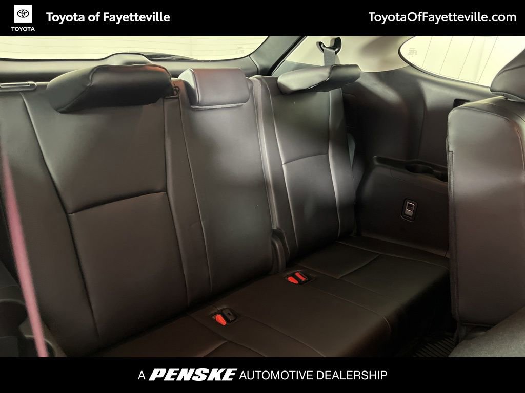 Certified 2025 Toyota Highlander XLE image 10