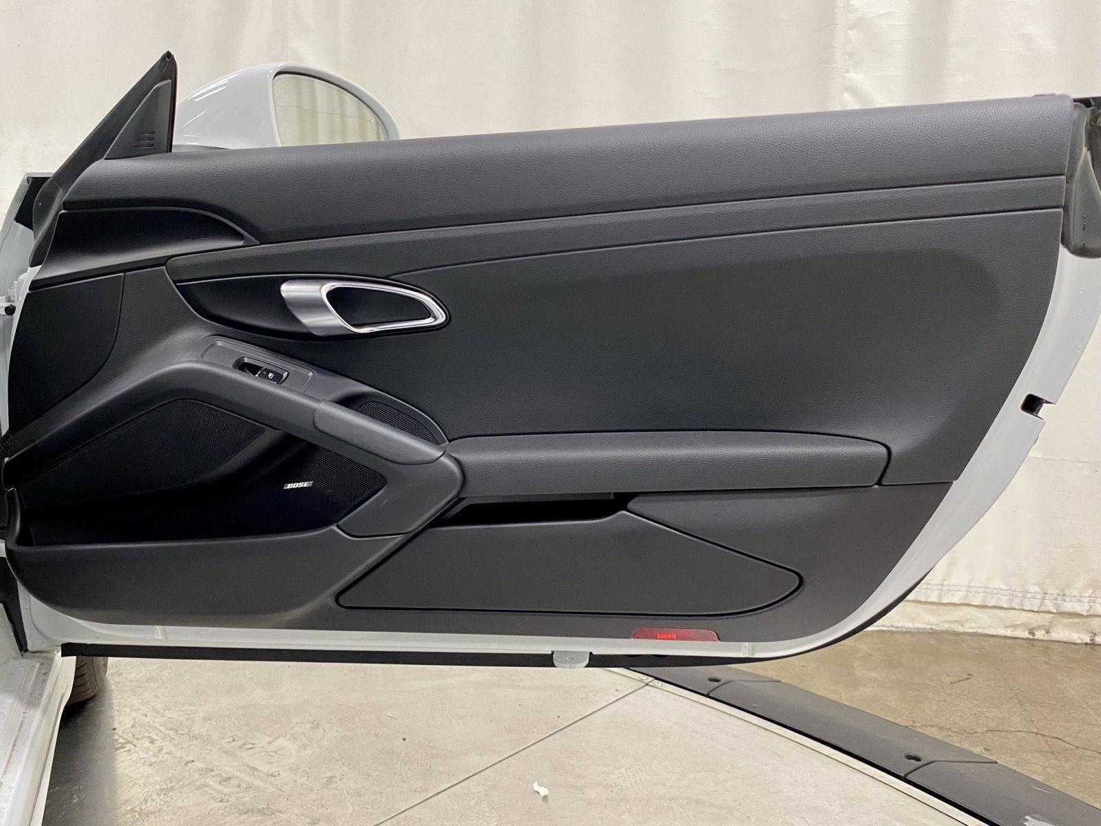 Used 2025 Porsche 718 Boxster w/ Premium Package RWD image 42