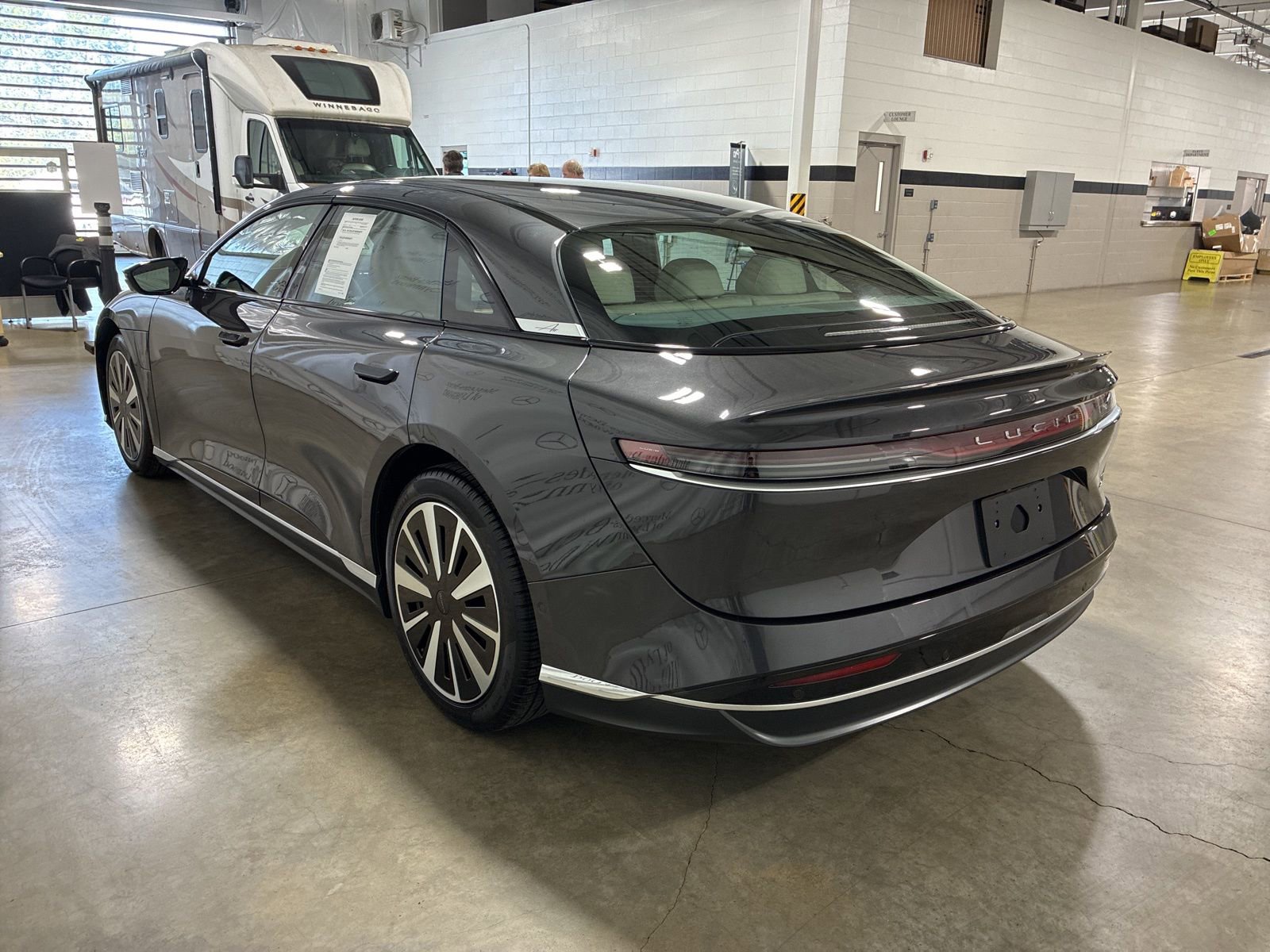 Used 2025 Lucid Air Touring image 4