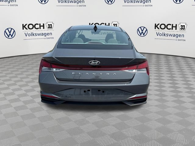 Used 2023 Hyundai Elantra SEL w/ Convenience Package FWD image 7