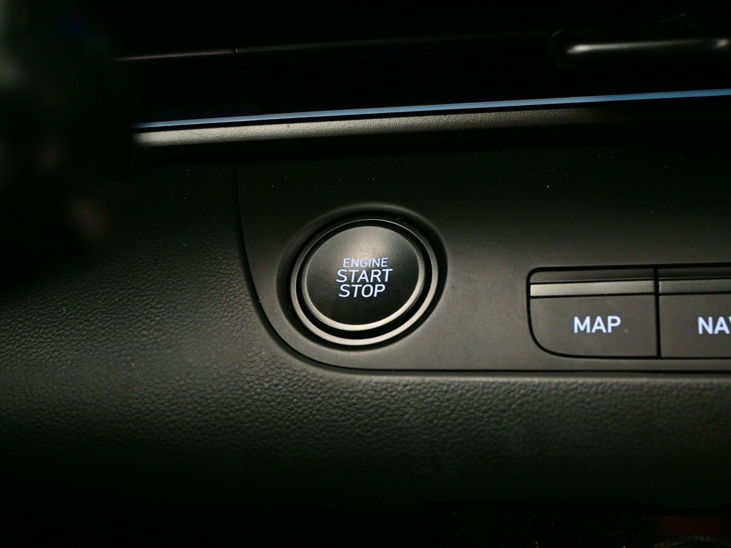 Certified 2025 Hyundai Elantra SEL image 22