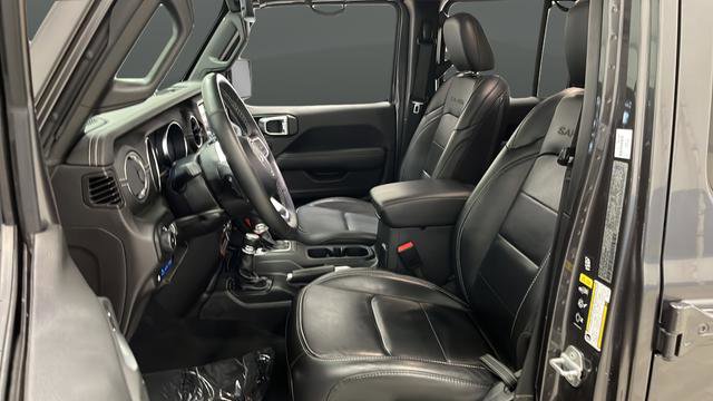 Used 2022 Jeep Wrangler Unlimited Sahara w/ Cold Weather Group image 9