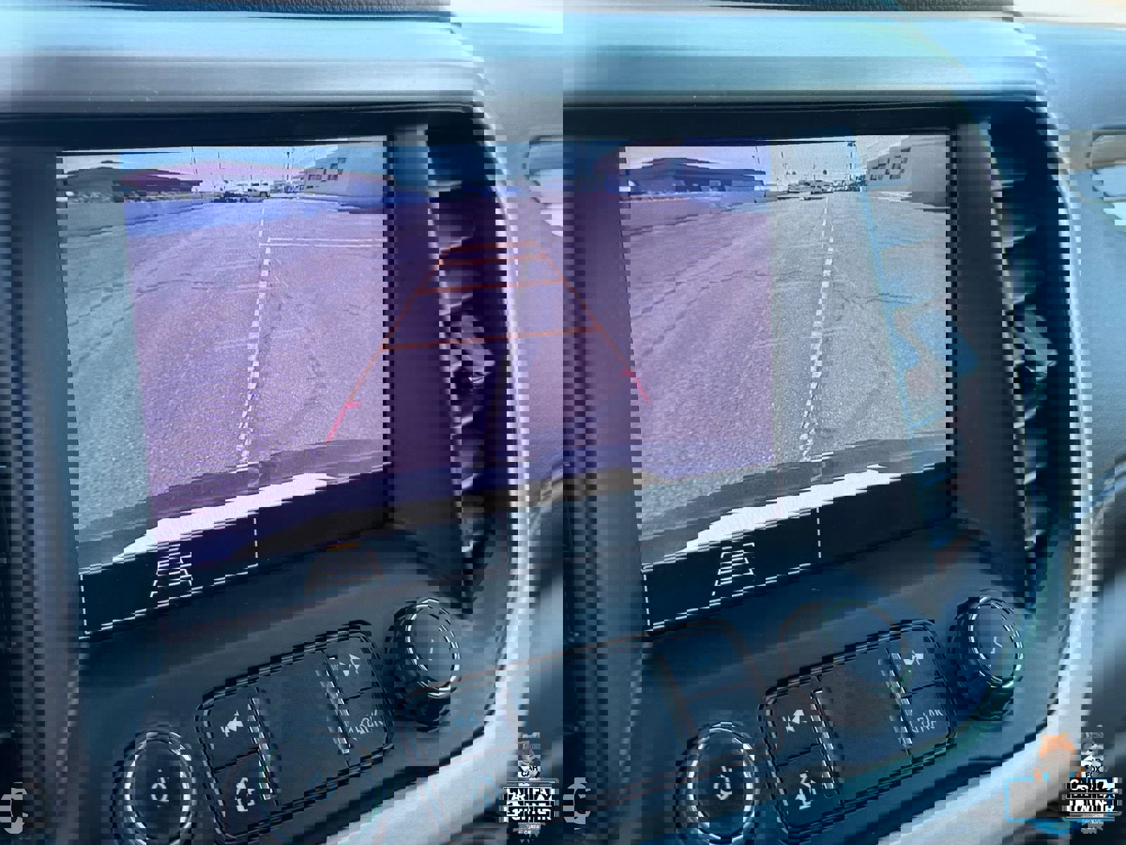 Used 2022 GMC Acadia SLE image 24