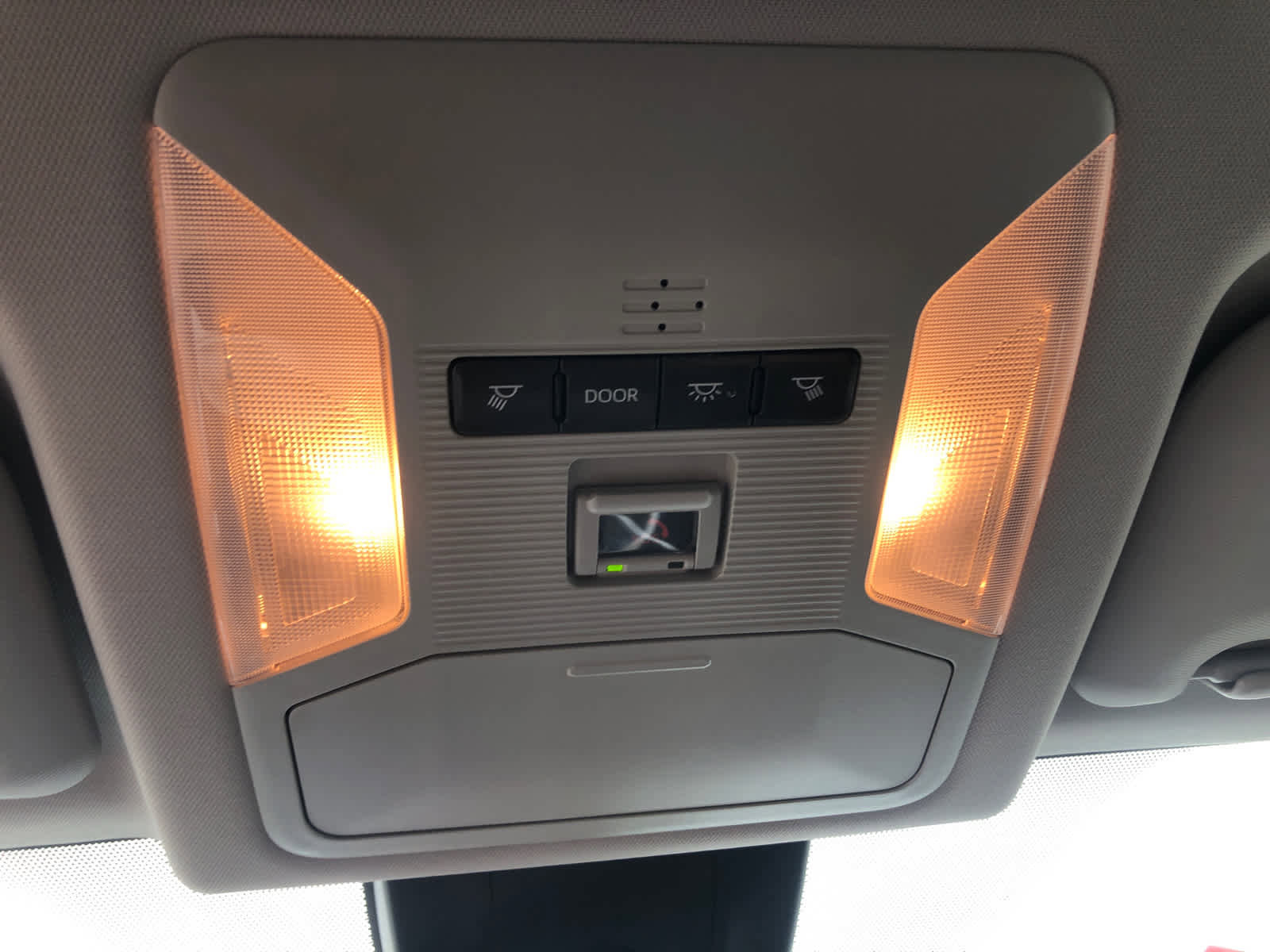 Used 2021 Toyota RAV4 LE AWD/4WD image 21