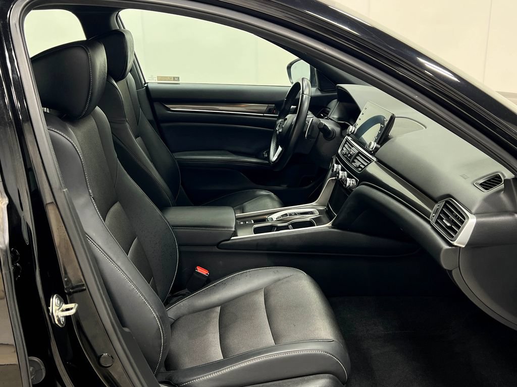 Used 2018 Honda Accord Sport image 32